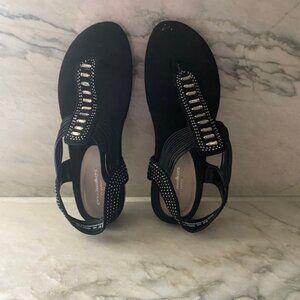 Cloudswalkers by Avenue Sandals Black Sexy Stud Embellished Flat Sandals 8